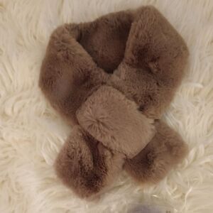 🆕🧣 Faux Fur Scarf/Stole with Key Chain & Accessory Case